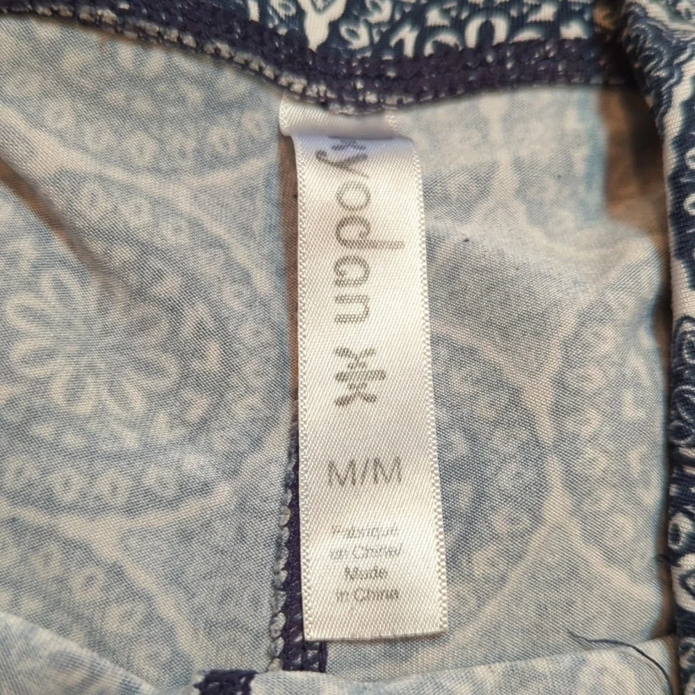Kyodan Blue Medallion Women's Cropped Leggings Size Medium